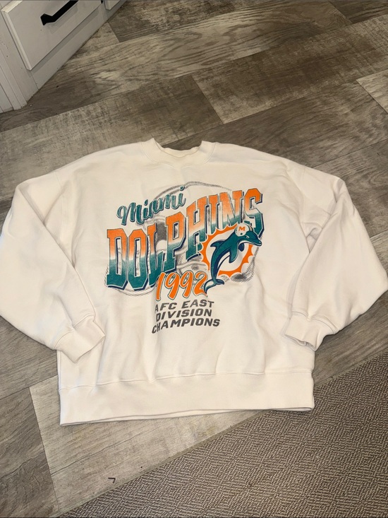 Abercrombie & Fitch Tops - Abercrombie & Fitch White Miami Dolphins Graphic Crewneck